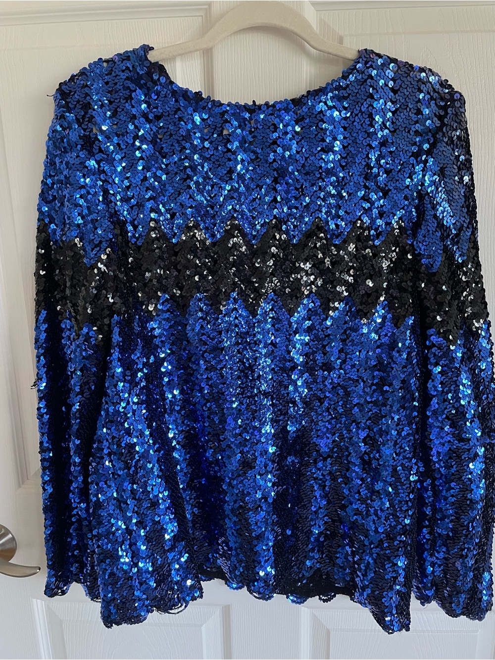 Amazing Vintage Blue/Black Sequin Long-Sleeve Top Size XL